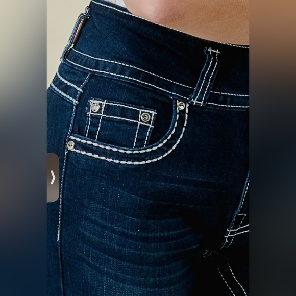 Y Jeans NWT Flare Leg Cross Embroidered Pocket Jeans - Picture 3 of 8